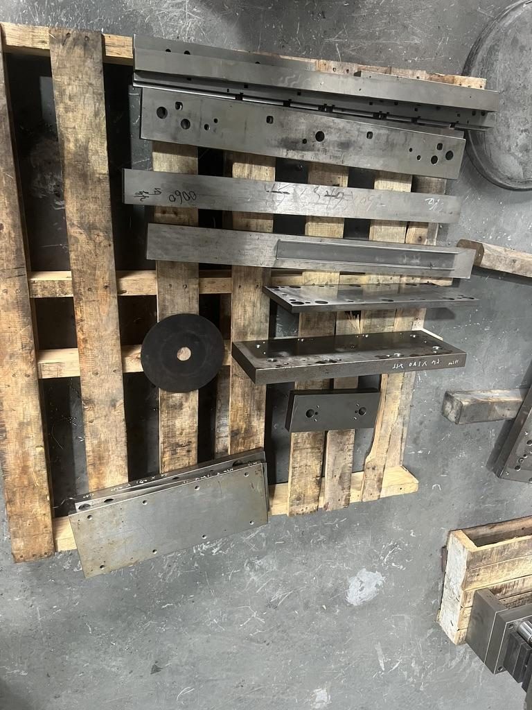 Server Rail T‑pin Keyhole Mounting Explained: Head, Shaft, Under‑Head Clearance and the Slot